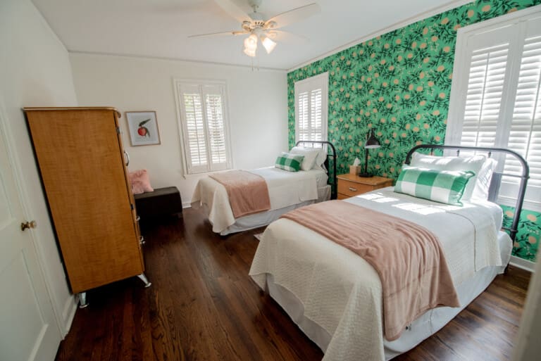 3120 N Cypress 22